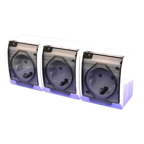 Priza tripla cu capac transparent